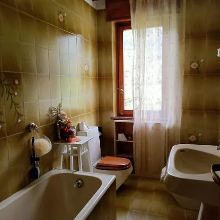 Grande In Casa Privata Appartamento Champdepraz